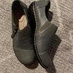 Clarks Comfort Collection Women's Shoes Gray Slip On Business Casual Size 5.5 Photo 4