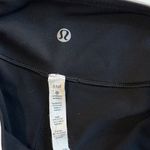 Lululemon Reverse Groove Short - Size 4 Tall. Photo 3