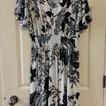 Studio West  vneck black and white dress size 2X Photo 0