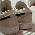 Jordan  1 Low Photo 2