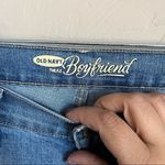 Old Navy  Boyfriend Glacier Cropped Denim Jeans Photo 4