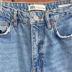 ZARA  90’s Mom Fit Relaxed Distressed Knee Jeans Blue Vintage Wash Size 4 Photo 7