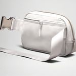 Lululemon NWT 1L Vapor White with Studded Logo Everywhere Belt Bag Photo 10