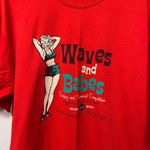 Fossil brand red pinup waves and babes lady graphic shirt red sz XL unisex Photo 4
