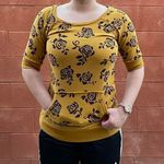 Forever 21  Golden Yellow Brown Roses Sweatshirt Photo 1