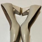 Bruno Magli Italy Women's Heels Size 4.5 Beige Leather Luxury
Dress Shoes Photo 4