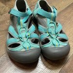 Keen  Woman’s Teal Workwear Outdoor Gardening Shoes- Hiking Shoes Size 5 Photo 3
