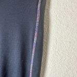 Old Navy Active Crop Black Leggings w colored stitching & ruching - size Medium Photo 9