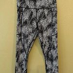 Zyia  Black and White Patterned Light n Tight 7/8 24in Photo 0