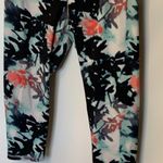 Old Navy  Active Go Dry Floral Legging Photo 3