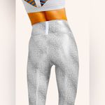 Peloton  Show Up Silver Foil Metallic Printed Athletic Leggings Woman’s Size XL Photo 1