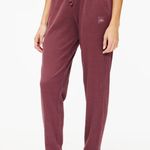 Alo Yoga ALO Muse Joggers in Burgundy Truffle M Photo 1