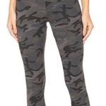 Sundry  Camo Cozy Leggings Size Medium 2 Womens Camouflage Yoga Pants Gray Photo 0