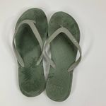 Under Armour  Flip Flop Sandals Size 8/9 Photo 2