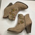 MIA Melrose Floral Embroidered Ankle Boots Sz 8.5 Western Southwestern Photo 2
