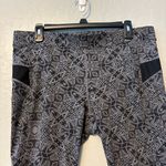 Athleta Cairo bare to run gray and black cropped leggings capris size XL Photo 2