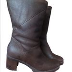 UGG Women’s  Size 10 Brown Boots Photo 3