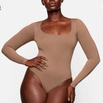 SKIMS NWOT  Essential Long Sleeves Scooped Neck Bodysuit Sienna Size 4X/5X Photo 0