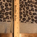 Boden Sherpa lined leopard print jacket with hoodie size 8 Gray Photo 13