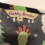 Gabby Brooke Women’s Size Medium Christmas Lama 2 Pockets V Photo 2