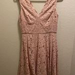 Vera Wang  Dusty Pink Double V-Neckline Lace Knee Length Dress Size 6 Photo 2