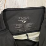 No•Mi•No•U NoMiNoU Raven Orca Capri Leggings Photo 6