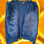 ANA Blue Faux Fur and Sweater Vest Size Large‎ Photo 0