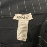 Shosho black pinstripe Bermuda shorts woman’s size small EUC Photo 6