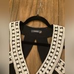 THEME Black V Photo 8