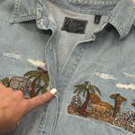 Vintage Denim Shirt Short Sleeve Women's L Embroidered Animal Scene Noah's Ark Blue Size L Photo 3