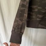 Athleta  Farrallon camo crewneck sweatshirt size small Photo 2