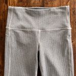 Gap Fit Grey & White Herringbone 7/8 Leggings Photo 4