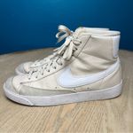 Nike  Women’s Blazer Mid 77 Next Nature Sneakers Athletic Shoes Cream Size 8.5 Photo 3