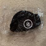 Black beanie hat unisex new never worn one size fits all Photo 3