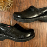 Sanita Womens Patent Leather Crocodile Textured Black Professional Clog Shoe 9.5 Photo 0