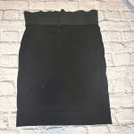 Akris Punto  skirt. Solid‎ black color. Skirt is lined. Size 10. Photo 5
