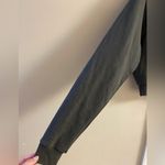 Gymshark  cropped training hoodie deep olive green Medium NWT Photo 4