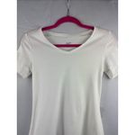 Motto Essentials White V Photo 0