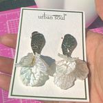 Urban Soul snow sea shell flower drop earrings gold tone reflective multicolors Photo 5