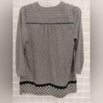 A pea in the pod  V-Neck Tunic Black/White Blouse Size Small Photo 1