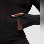 Lululemon  NWT Define Cropped Hoodie Mesh Jacket Black Size 4 Photo 3
