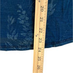 White House | Black Market  blue floral t-shirt, ruching on shoulders, size M EUC Photo 8