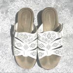 Croft & Barrow White Sandals Slip On Wedges Size 6 Photo 4
