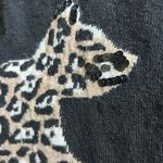 Leopard Lightweight Sweater – Size Small
Stylish & Unique | Subtle Sparkle | Black Photo 1