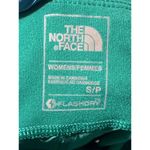 The North Face Women's Small Petite Green FlashDry Capri Leggings Photo 4