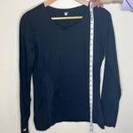 Lucy Women's Black athletic Long Sleeve workout Top size small/medium thumbholes Photo 1