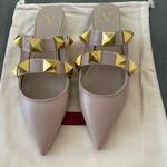 Valentino Garavani Valentino Beige Leather Rockstud-embellishment pointed-toe mules size 7.5 NEW! Photo 1
