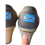 Toms Women's Peep Toe Wedge Heels Gray Canvas Espadrilles Size 7.5 Photo 3