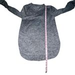 Athleta  Uptempo Shirt Long Sleeves Thumb Holes 382880-00‎ Heathered Gray Size XS Photo 7