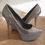 Alice + Olivia  Silver Leather Platform Heels Size 10 / 40 Photo 0